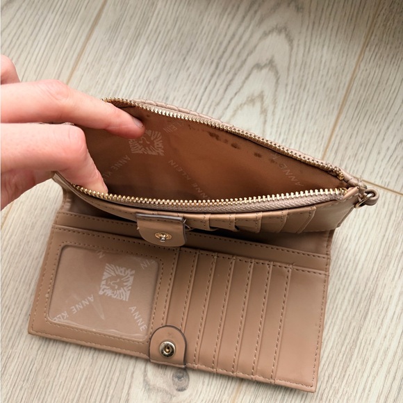 3/$20 Anne Klein Quilted Bi Fold Wristlet Wallet - Picture 4 of 10
